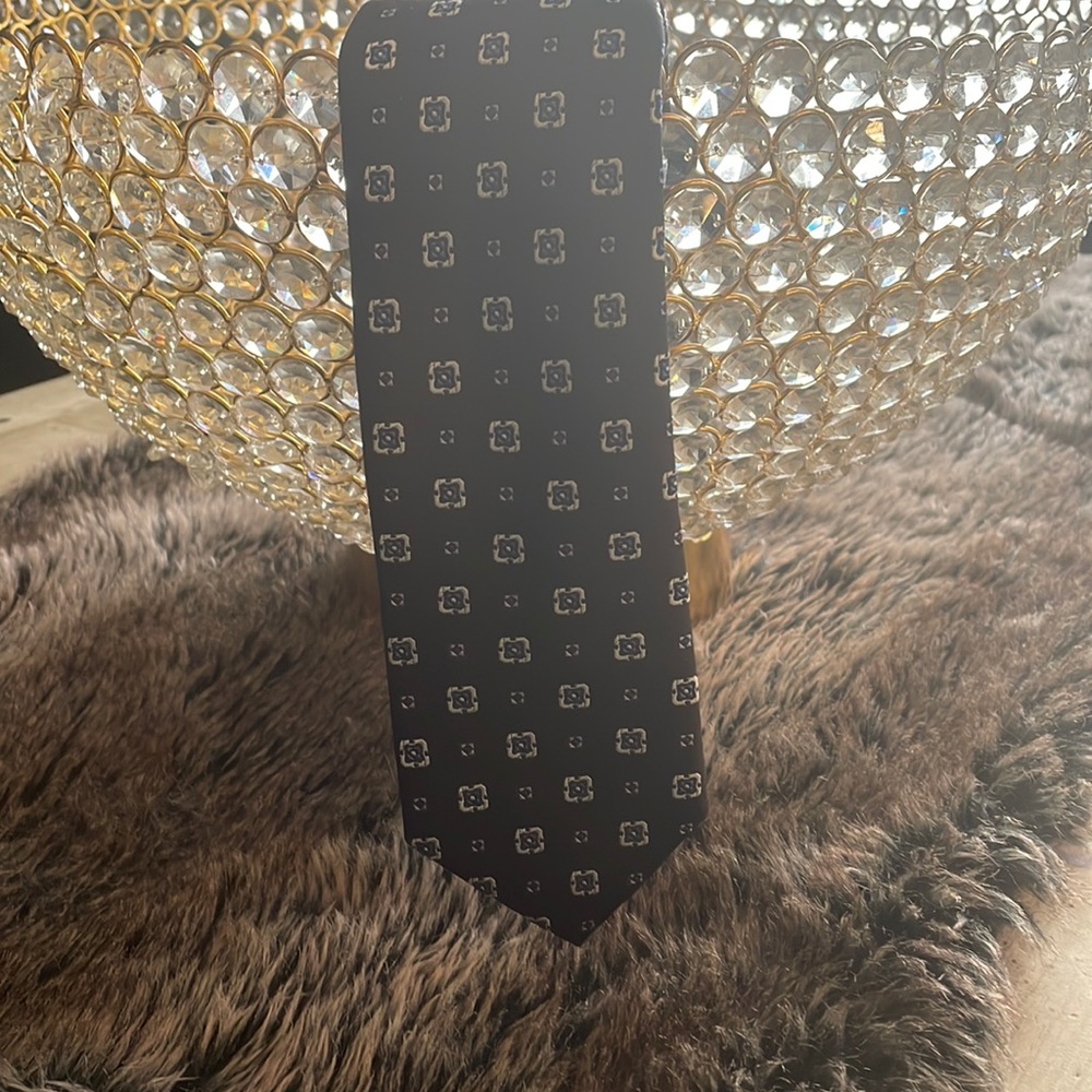 New. Old Crest 100% Silk Tie.